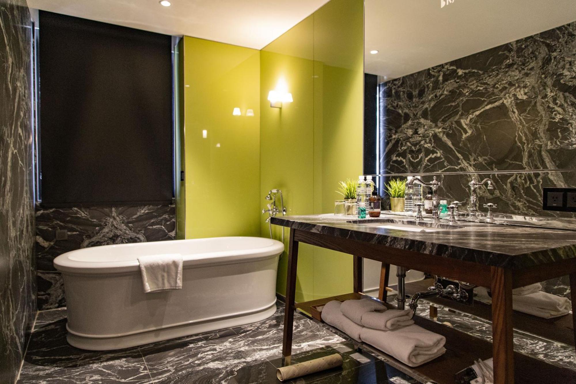 Inhouse Hotel Grand Тайчжун Экстерьер фото
